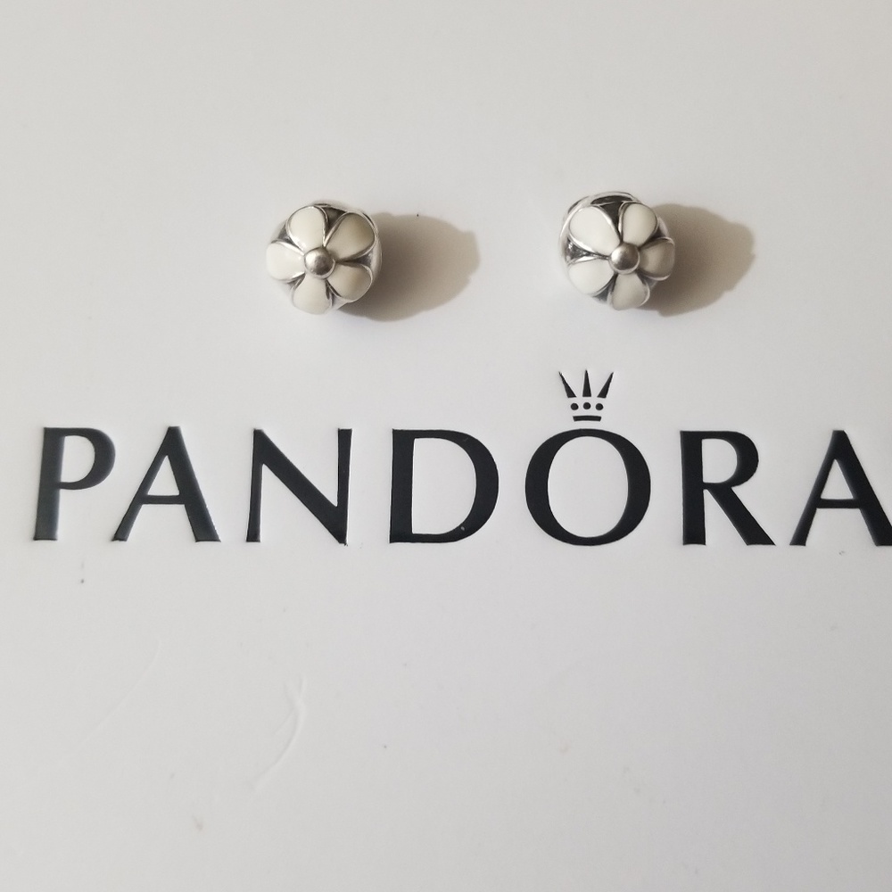 100% AUTHENTIC PANDORA  CLIPS